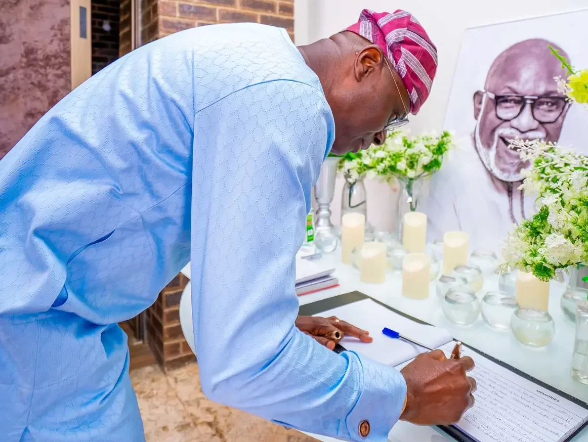 Sanwo-Olu signs condolence register