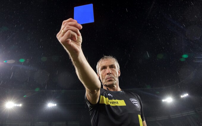 Referee to issue Blue-Card