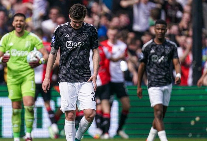 Ajax huge loss to rivals Feyenoord