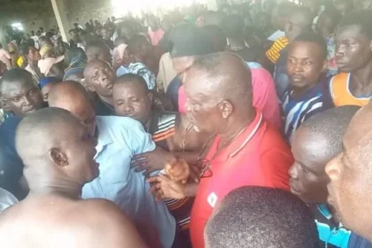 Banji Ajaka beating by angry politicians