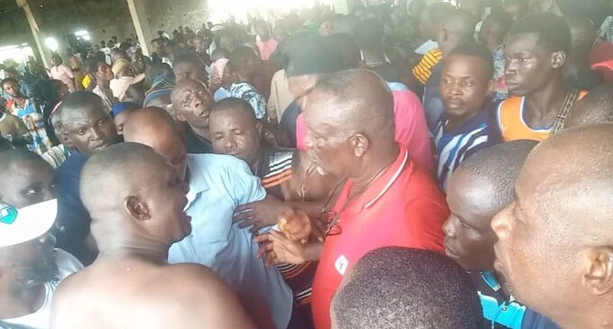 Banji Ajaka beating by angry politicians