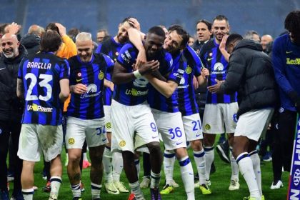 Victorious Inter Milan players