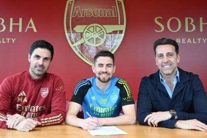 Arsenal coach, Arteta with Jorginho and other