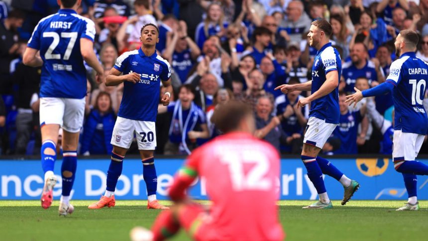 Ipswich beat Terriers to seal Premier League place