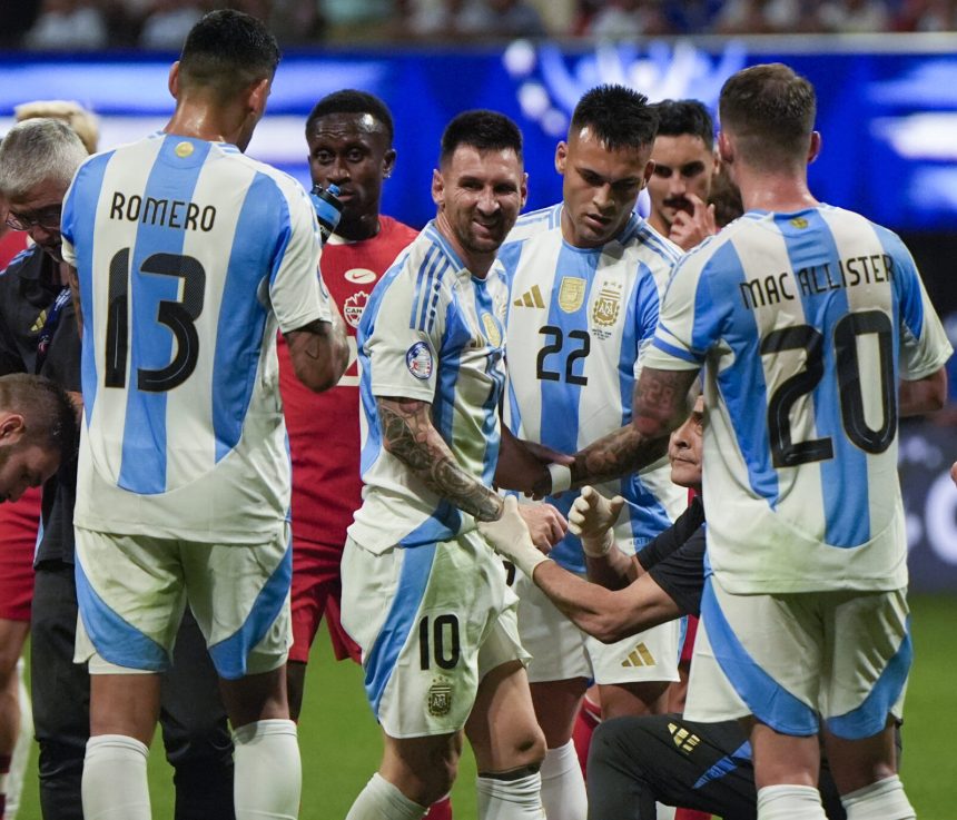 Argentina beat Canada 2-0