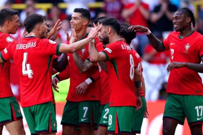 Portugal cruise past Turkey to reach last 16