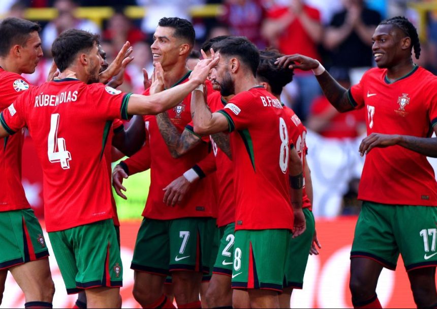 Portugal cruise past Turkey to reach last 16