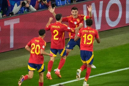Spain beat Italy