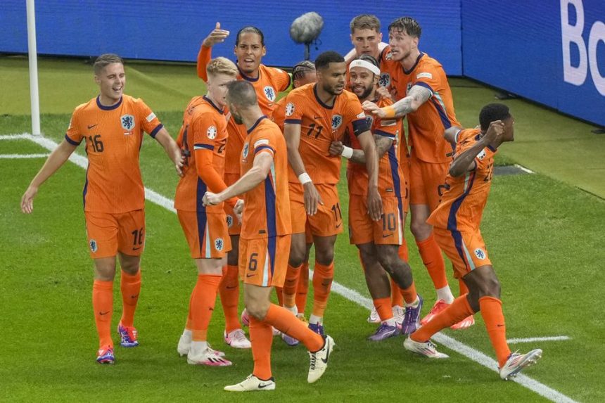 Netherlands to meet England in semi-final