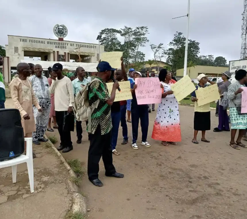 Protesting FUTA-NASU members