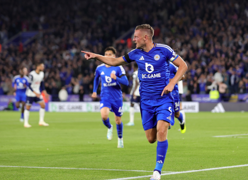 Jamie Vardy earns Leicester draw against Tottenham