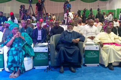 Abdsalami Abubakar and others at the signing of peace accord for the Edo governorship election