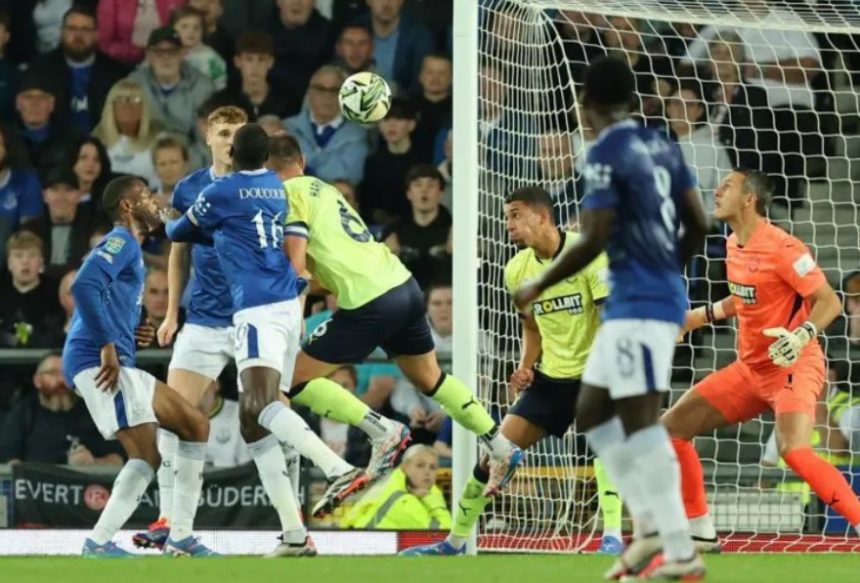 Abdoulaye Doucoure scored his first goal of the season for Everton