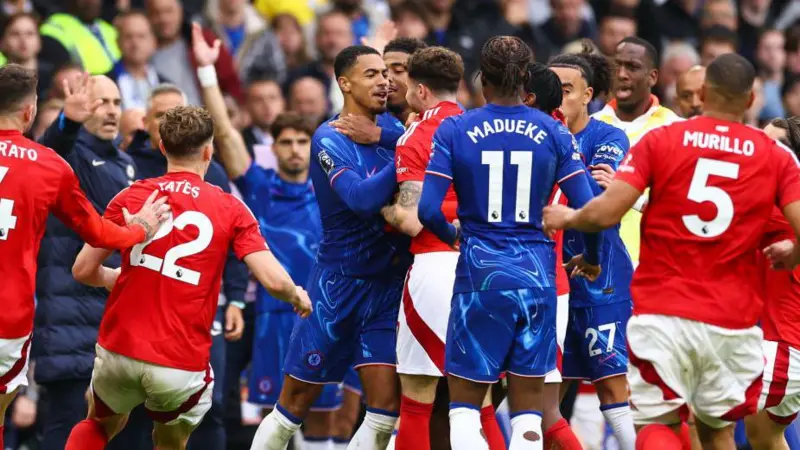 Both sets of players clashed in the closing stages of the game at Stamford Bridge