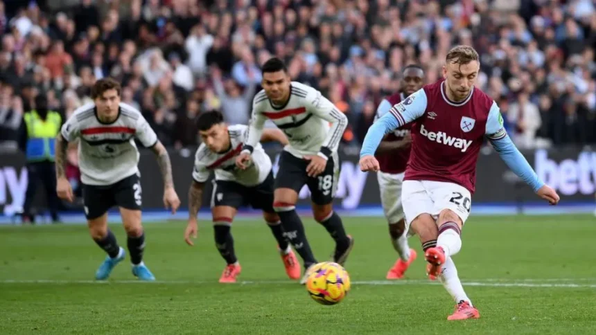 Jarrod Bowen penalty gives West Ham victory over Man United