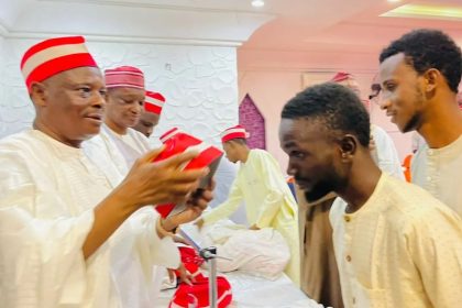 Kwankwaso welcoming defected APC members