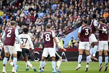 Man Utd earn battling draw at Aston Villa