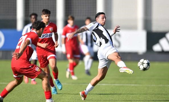 Sttutgart strike late to sink Juventus